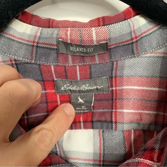 Eddie Bauer Mens XLarge Flannel Shirt Plaid Relaxed Fit Long Sleeve Red Grat - Picture 2 of 4